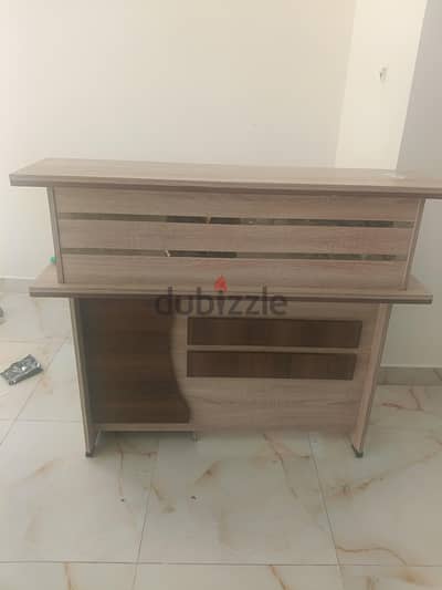 مكتب استقبال للبيع