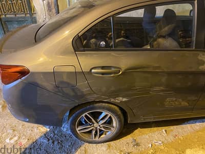 باب بروتون ساجا خلفي يمين