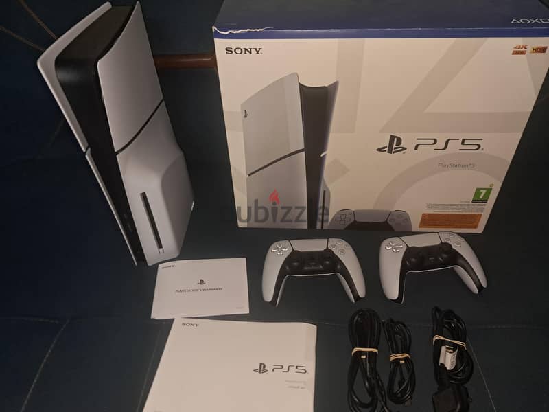 PS5 Slim CD with 2 Controllers 1