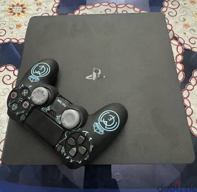 PS4 1TB R1