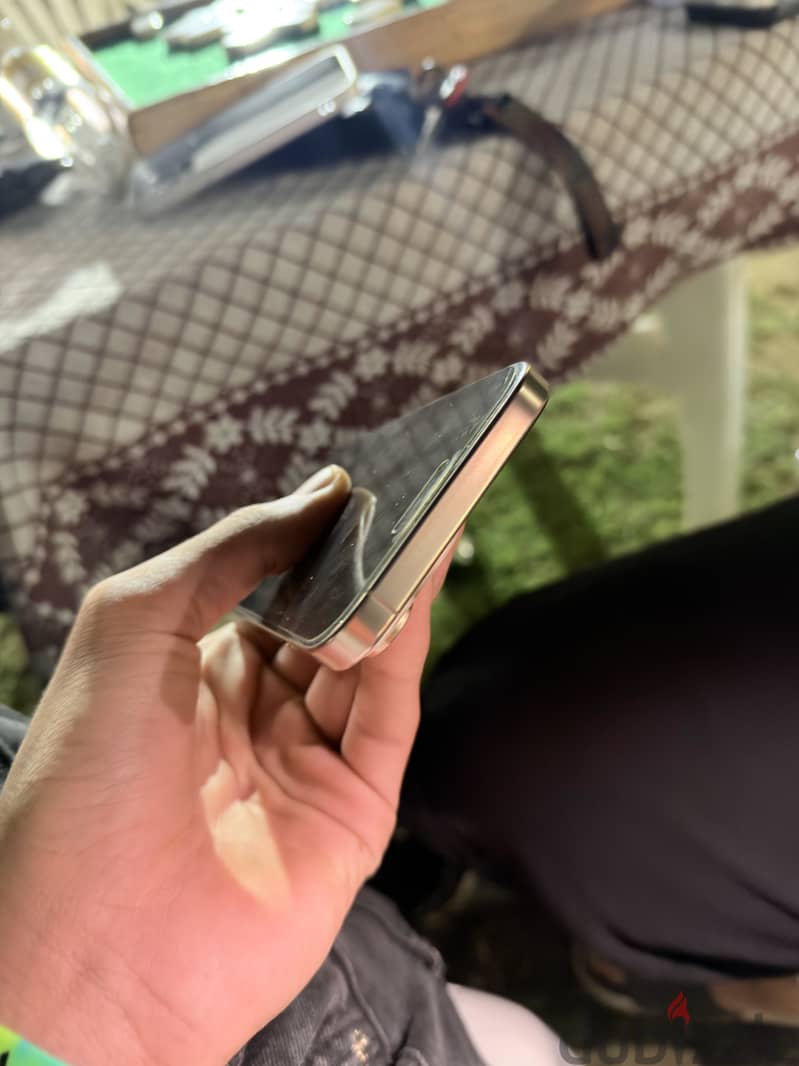Apple - iPhone 16 Pro Max 6