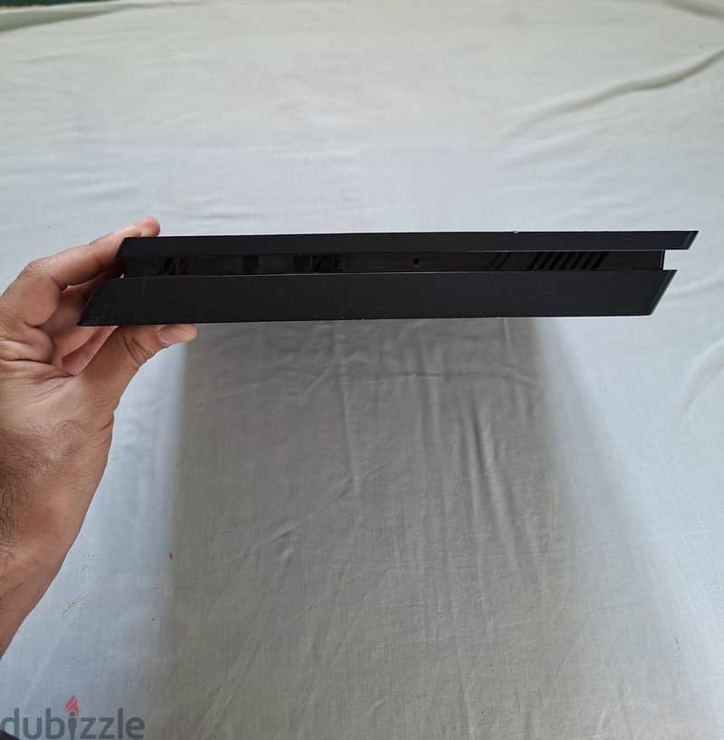 Playstation 4 Slim 500GB 2