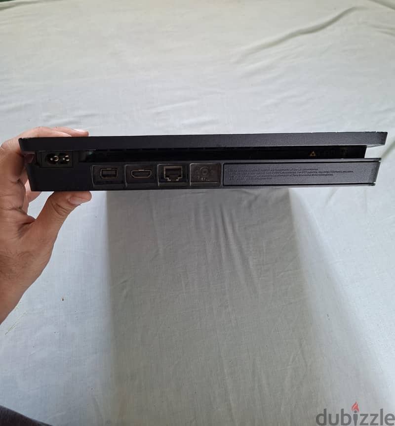 Playstation 4 Slim 500GB 3