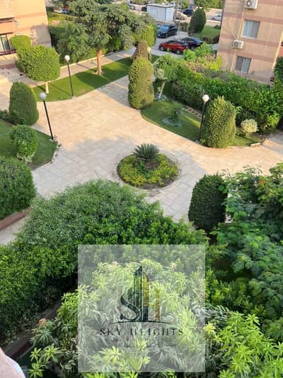 Apartment for sale in Rehab City, with an area of 300 sqm, fully finished with custom designs, located in the fourth phase on a repeated floor, with a