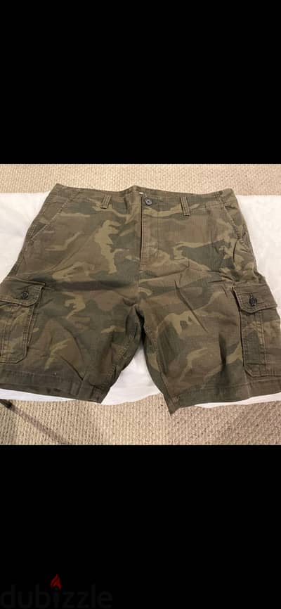 شورت ماركه old navy وارد الامارات جديد مقاس 40