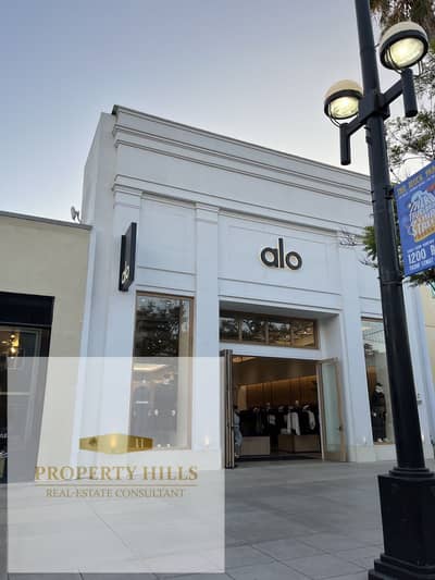 محل Retail 60م على التسعين الجنوبي مباشرة بالتجمع محل Retail 60م على التسعين الجنوبي مباشرة بالتجمع