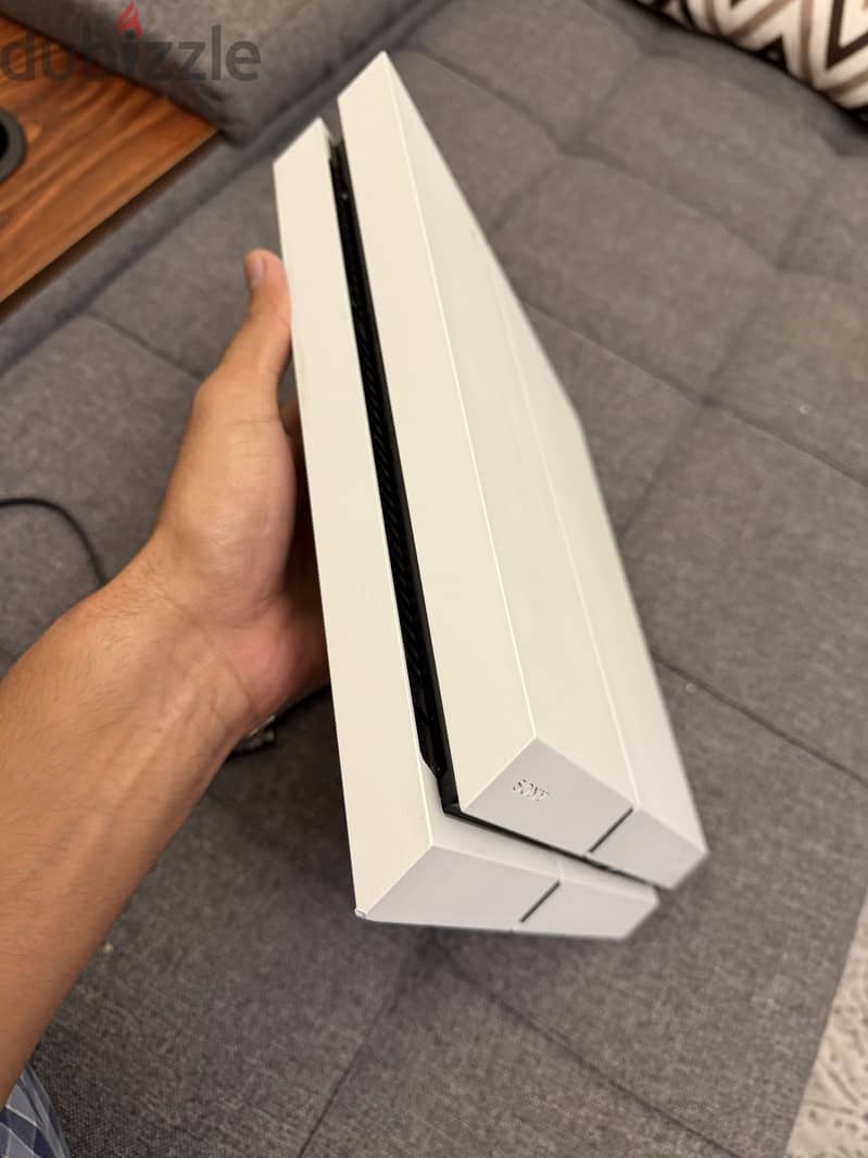 PlayStation 4 2