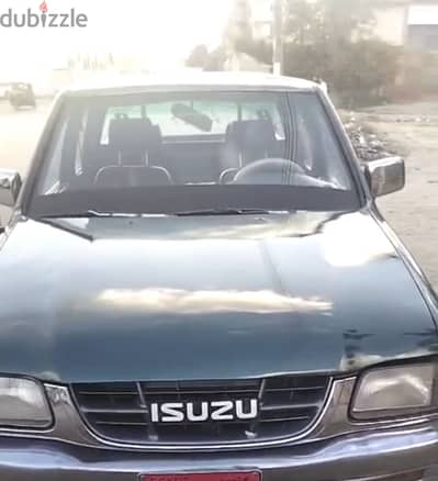 ايسوزو دى ماكس 2001