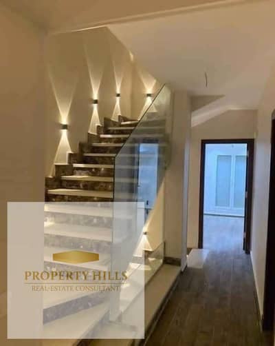 Duplex for Sale in District 5 – New Cairo  Duplex for sale with a low down payment, villa-sized space, and immediate delivery, located in one of the m