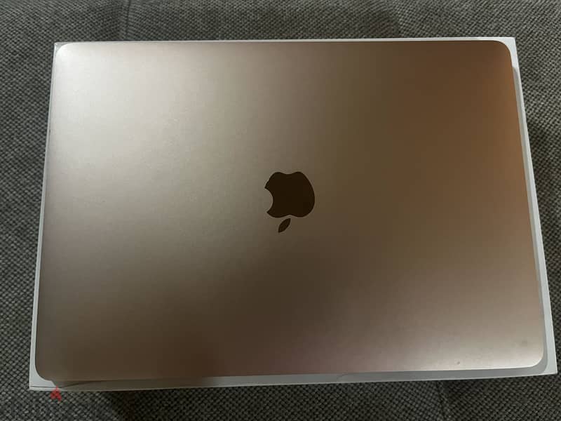 MacBook air 13 inch rose gold 4