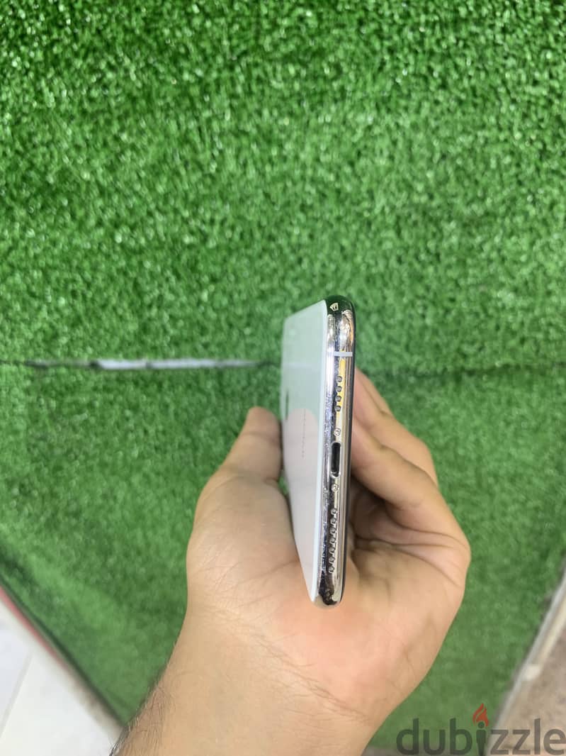 Apple - iPhone XS Max 1
