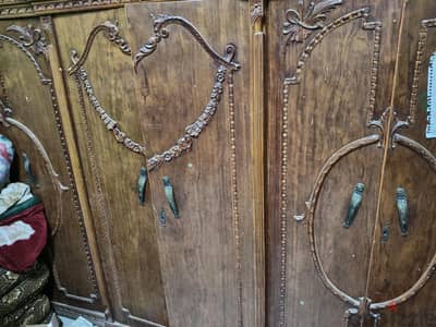 دولاب وتسريحة وشوفتيره