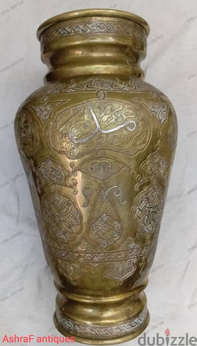 فازه برونز مطعمه نحاس احمر و تطعيم فضه