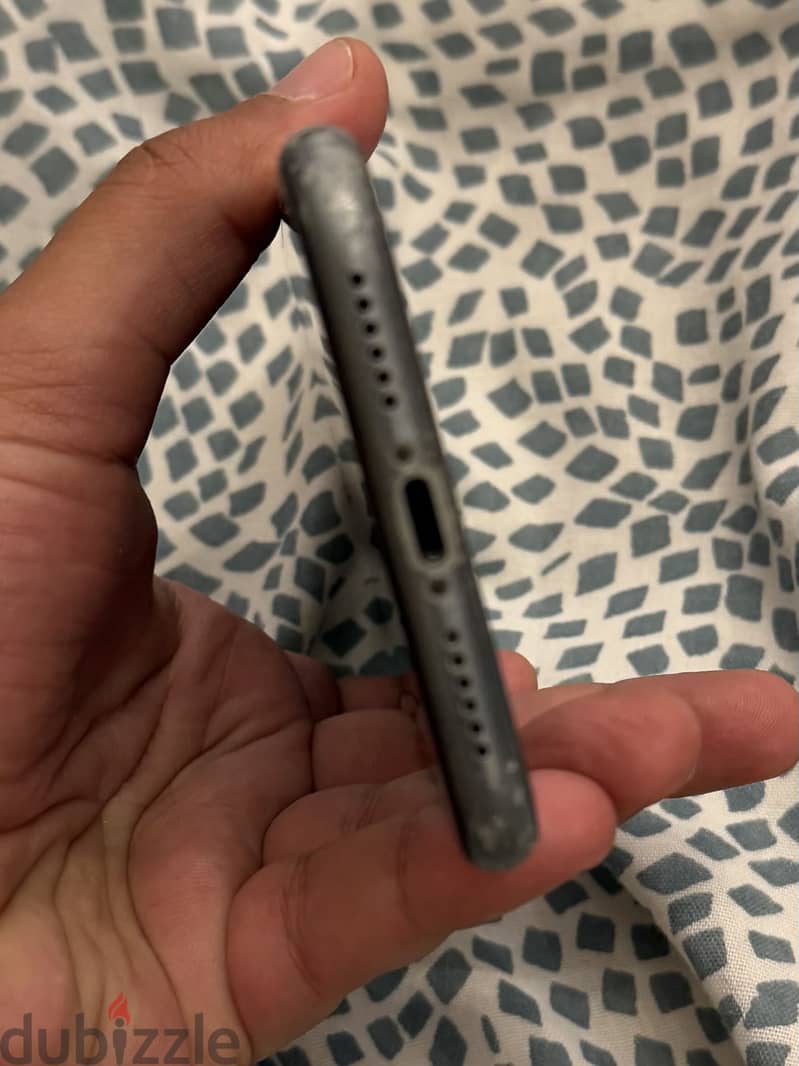 Apple - iPhone 11 8
