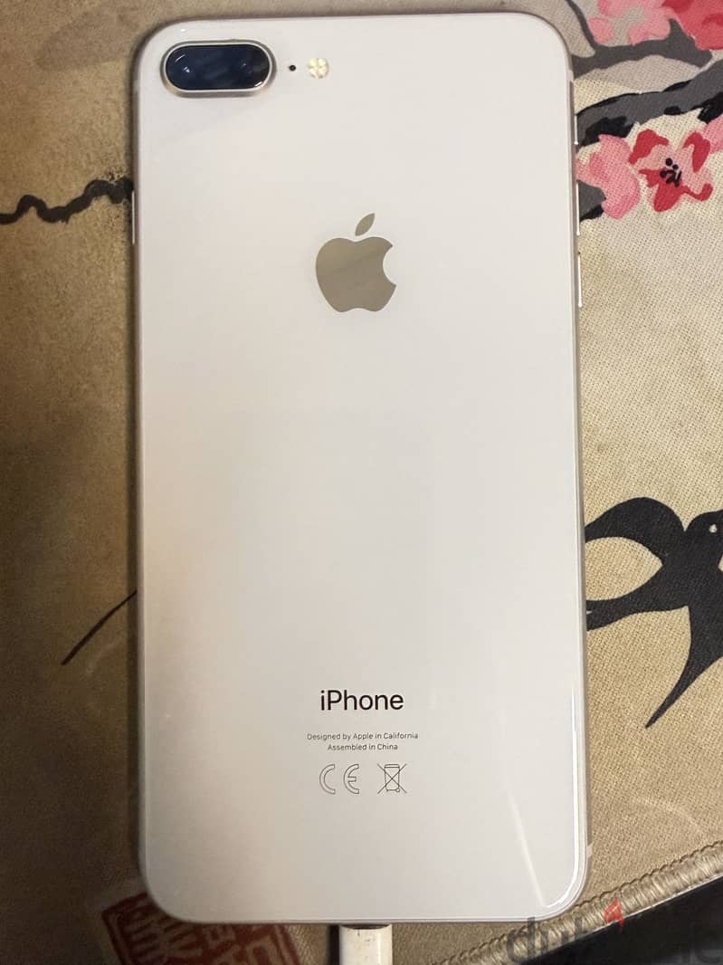 Apple - iPhone 8 Plus 1