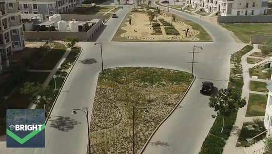 Special Opportunity with Private Garden iVilla for Sale Fully Finished Super Lux Immediate Delivery with Roof and Terrace in Mountain View Hyde Park
