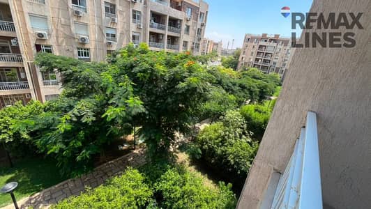 شقه مميزه للبيع B7 مدينتي | 96م تشطيب خاص، دور ثالث، وحدة طرفية، Garden View، 2 غرفة و2 حمام، غير مفروشة، خطوات من النادي و الخدمات ، بحري طلعت مصطفى.