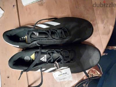 جزمة عجلة adidas the road shoe
