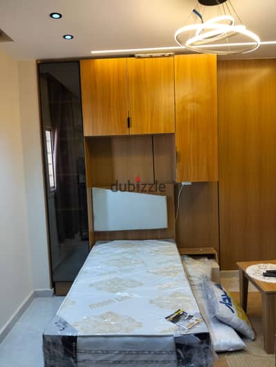 استوديو سنجل للايجار في مدينه 6 اكتوبر الحي الاول للمجاوره السادسه شام المياه وكهرباء فندقي