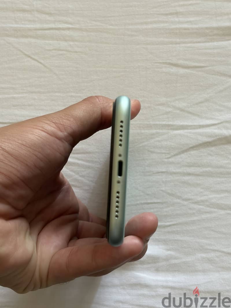 Apple - iPhone 11 4