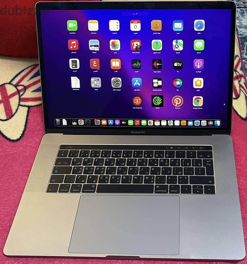 MacBook 1