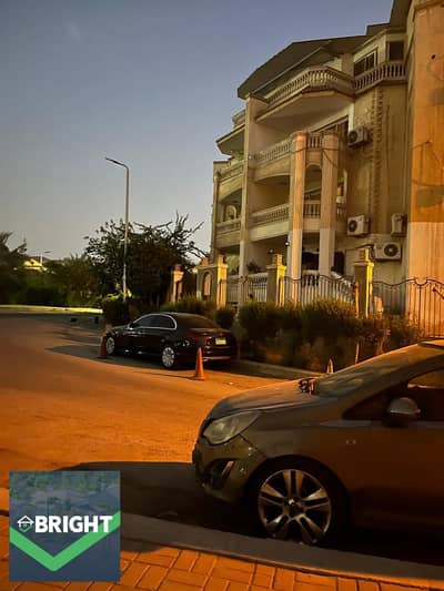 A stunning apartment in a rare location—situated in a corner villa with a north-facing aspect—priced low for a quick sale. new cairoFifth Settlement