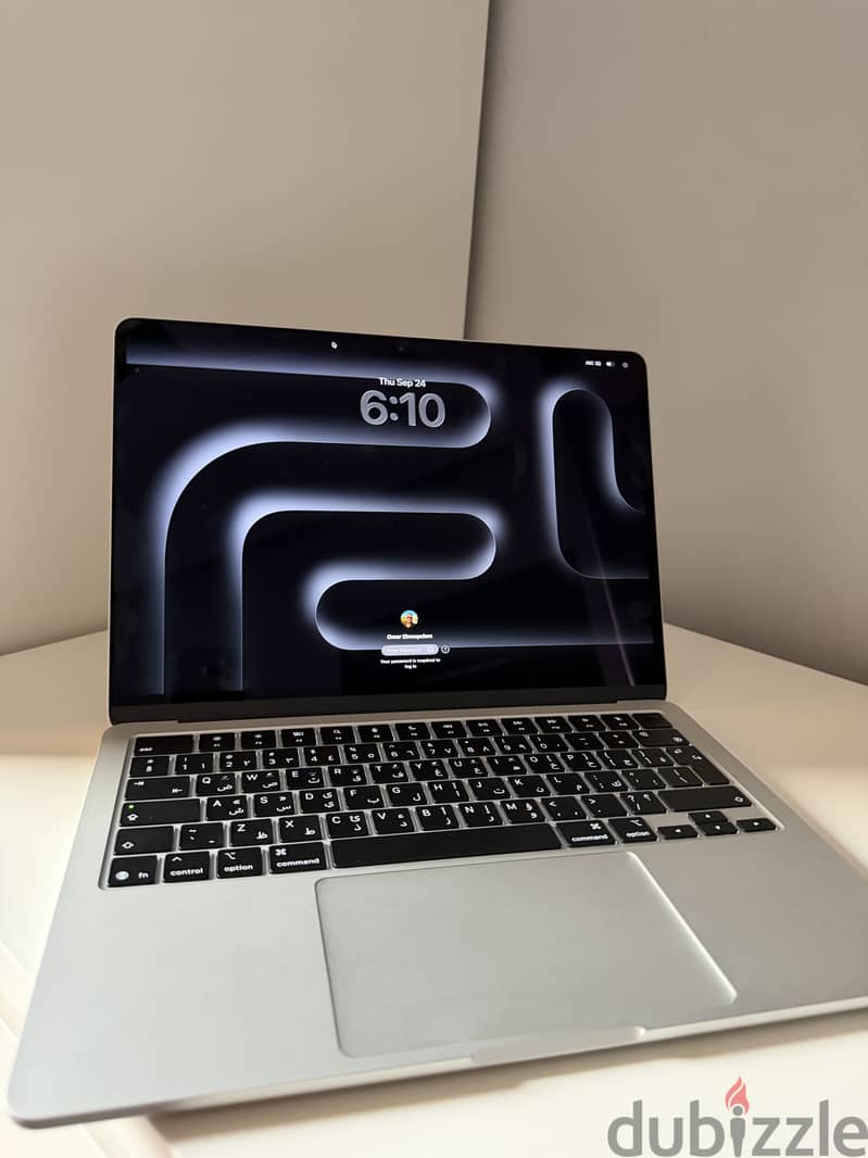 Macbook Air M5 (Almost New) 4