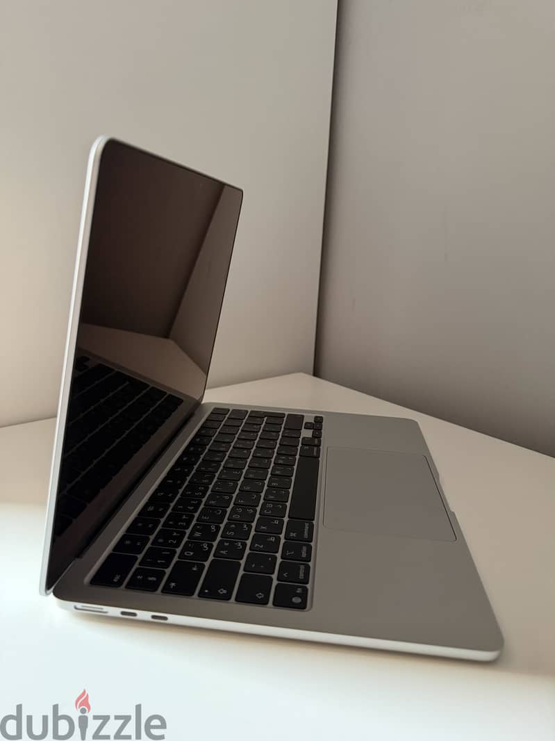 Macbook Air M5 (Almost New) 6