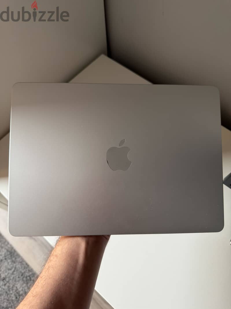 Macbook Air M5 (Almost New) 9