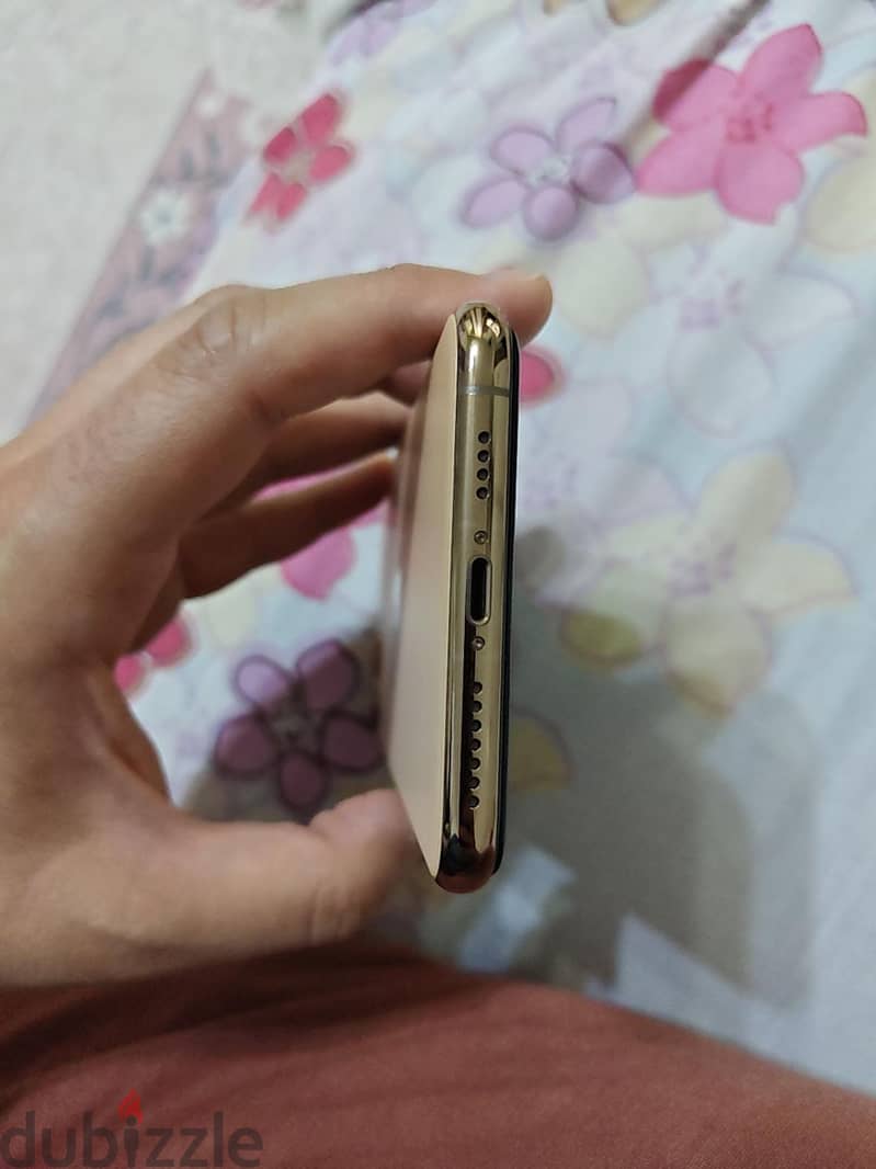 Apple - iPhone 11 Pro Max 4