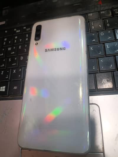 Samsung A70 حالته نضيفه