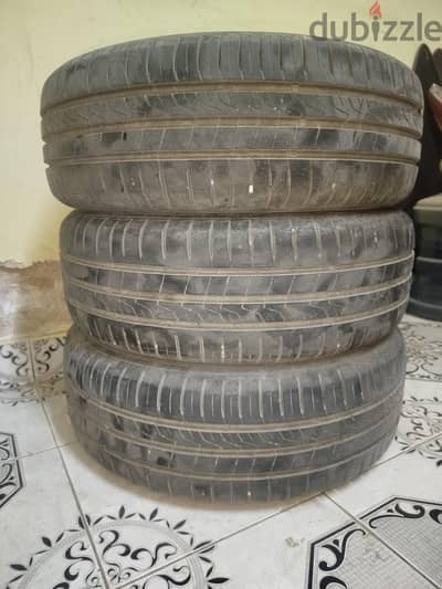 ٣ كاوتش هانكوك