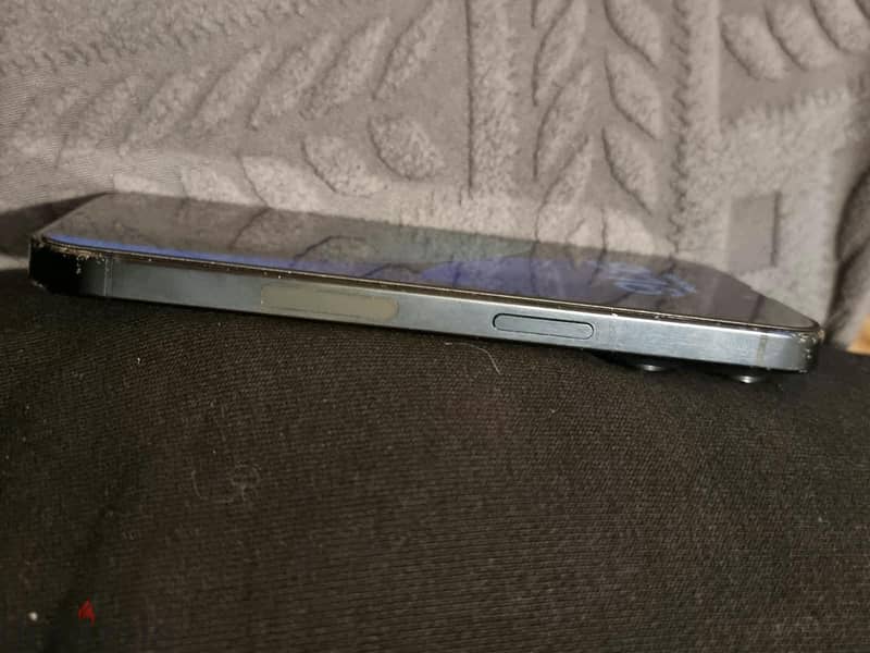 IPhone 15 Pro 4