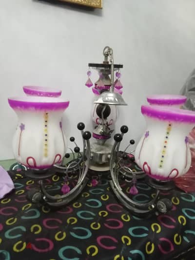 كنبه وكرسيين ونجفه بحاله جيده جدا استعمال خفيف جدا