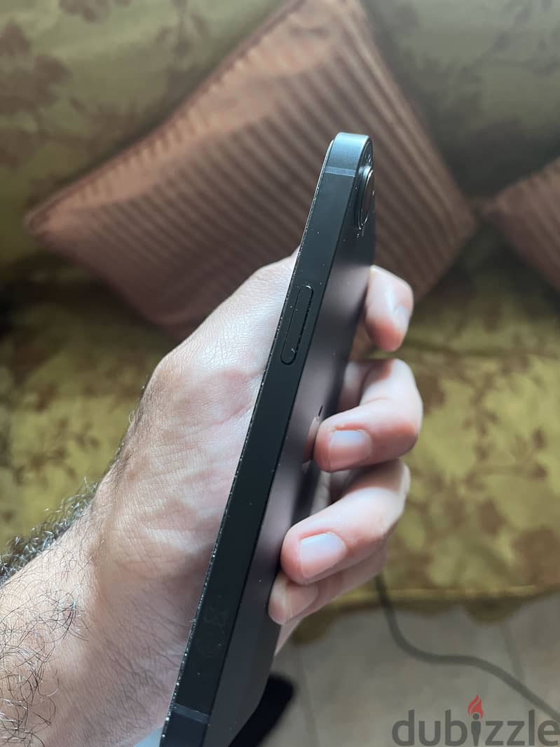 Apple - iPhone 17e 1