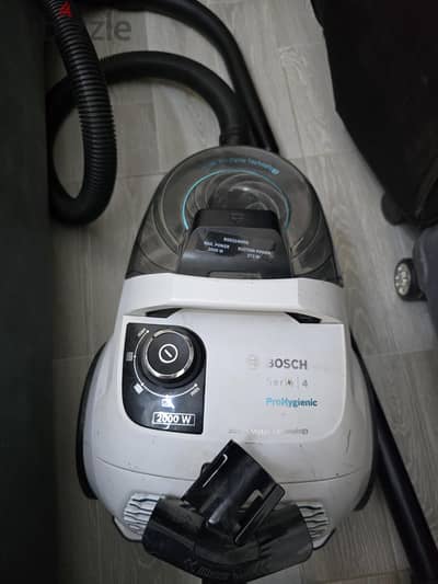 مكنسه Boach المانى  كأنها جديده
