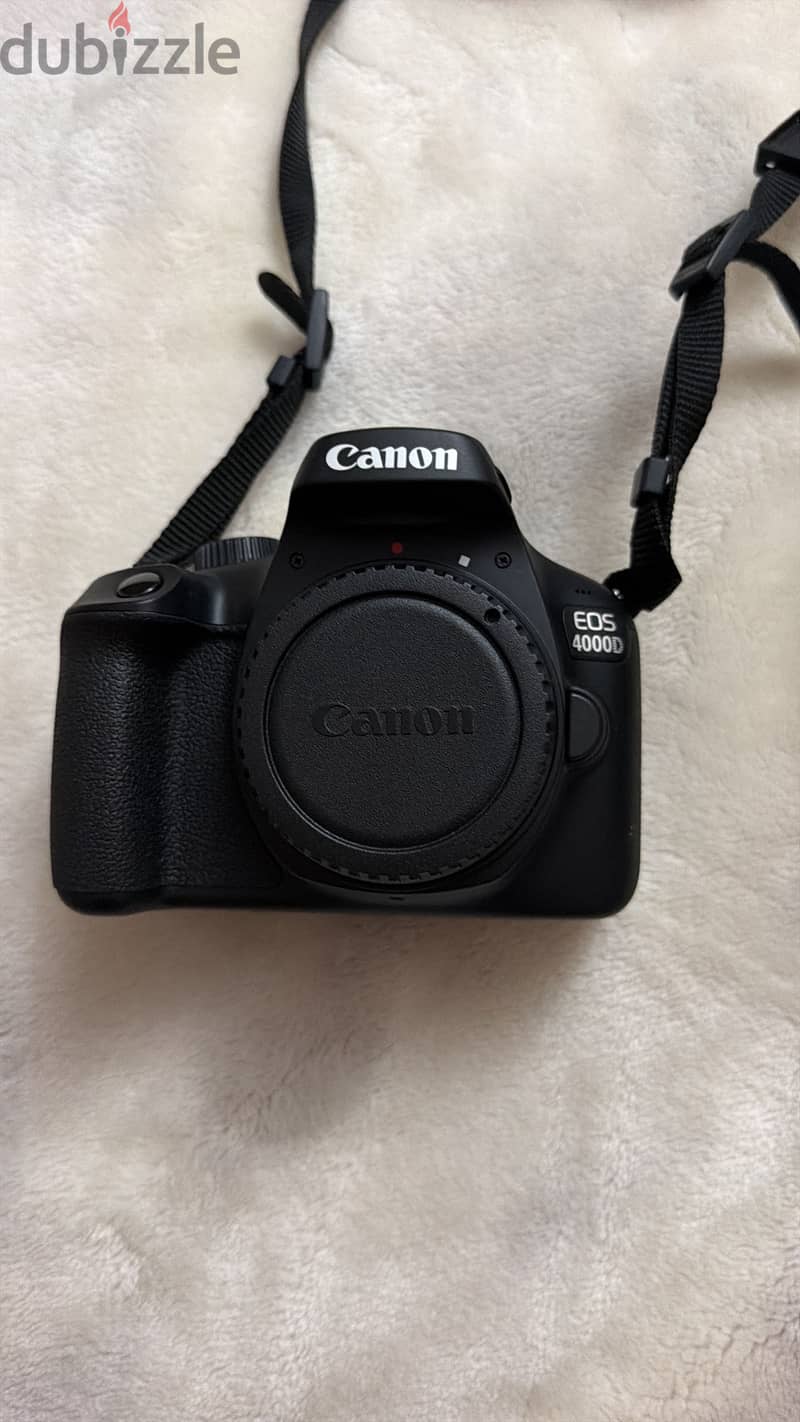 Canon D4000 3