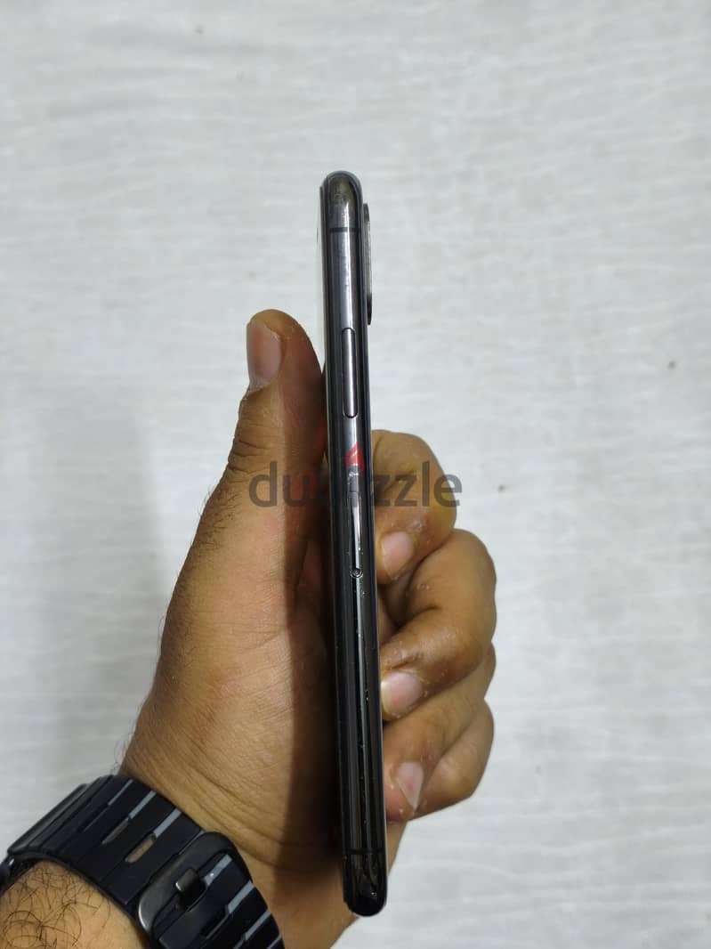 Apple - iPhone X 4