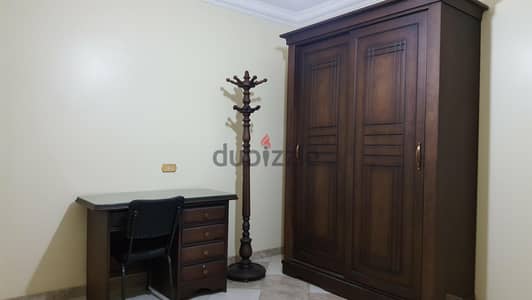 للايجار شقه مفروشه بشارع كليه الاداب