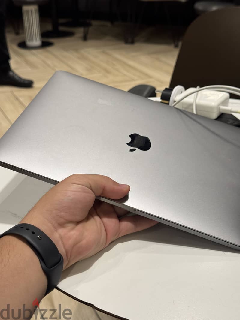 MacBook bro 2