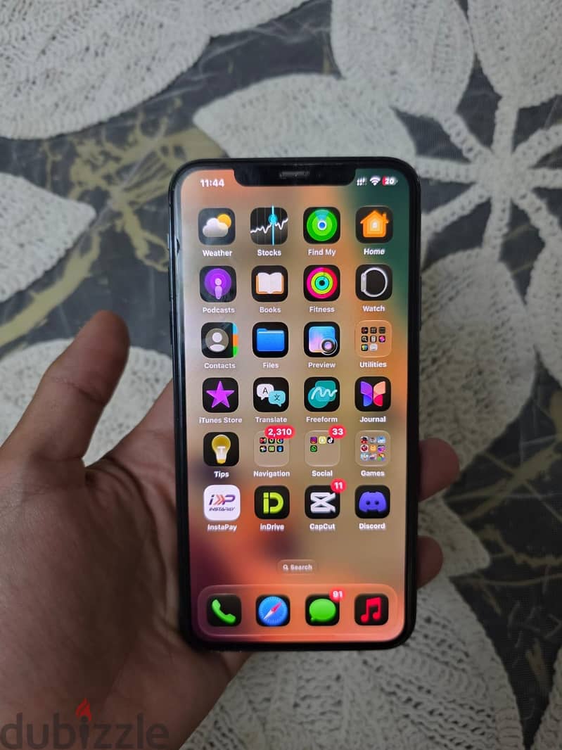 Apple - iPhone 11 Pro Max 3