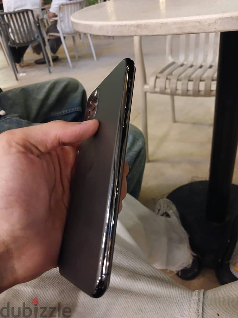 iPhone 11 Pro Max 2