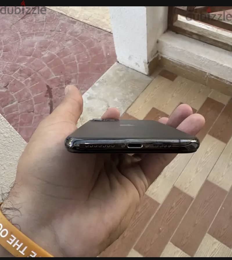 Apple - iPhone 11 Pro Max 1