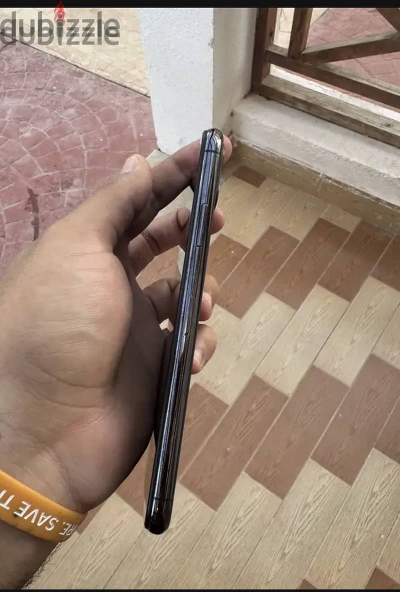 Apple - iPhone 11 Pro Max 2