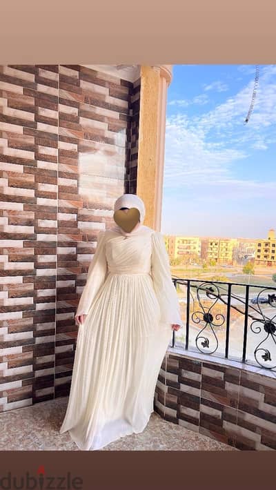 فستان  اتلبس مره واحده فقط بيلبس لحد 70 كيلو