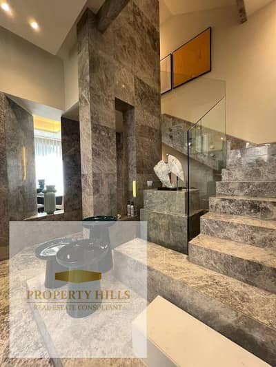 Villa from the owner within a compound, ready to move in, available for installment with facilitation.