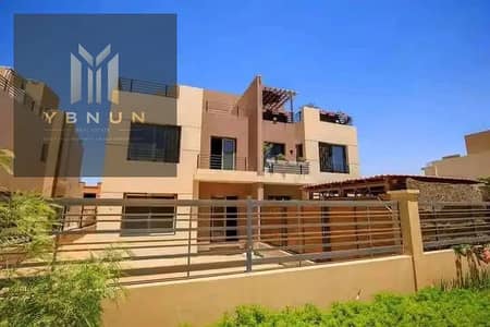 فيلا  للبيع في كمبوند ألما الشيخ زايد بمساحة 275 متر مباني ورووف خاص 90 متر ومدخل خاص، 3 غرف نوم منهم 2 ماستر وغرفة مربية، نصف تشطيب،