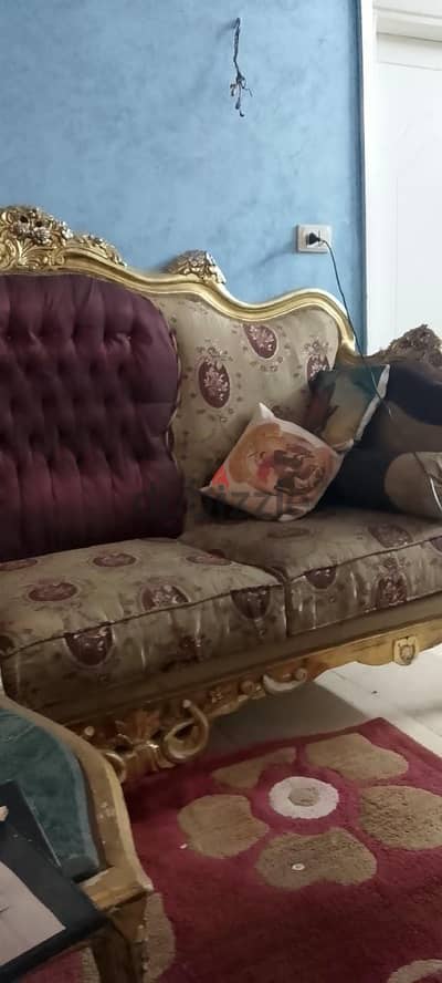 صالون للبيع