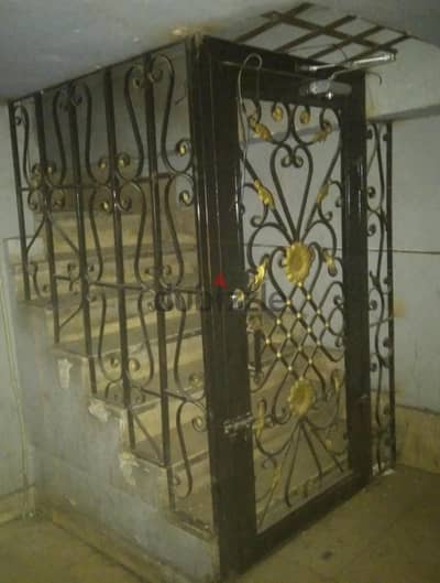 باب حديد  ثقيل اليكترونى بالكهرباء  وماكينة قفل وفتح اوتوماتيك