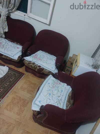 غرفه معيشه ٤كراسي + كنبه  بحاله جيده